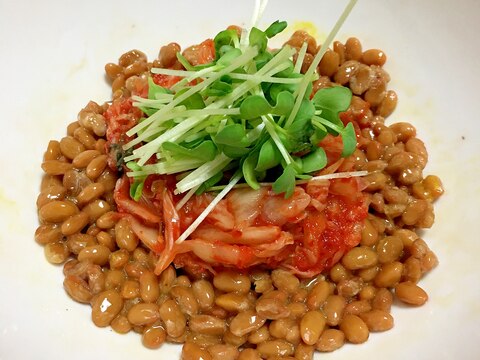 ご飯にのっけても美味しい納豆キムチ貝割れ和え♡